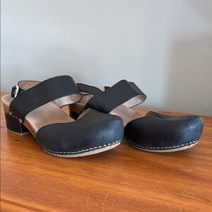 Dansko Size 38 Clog Sandals